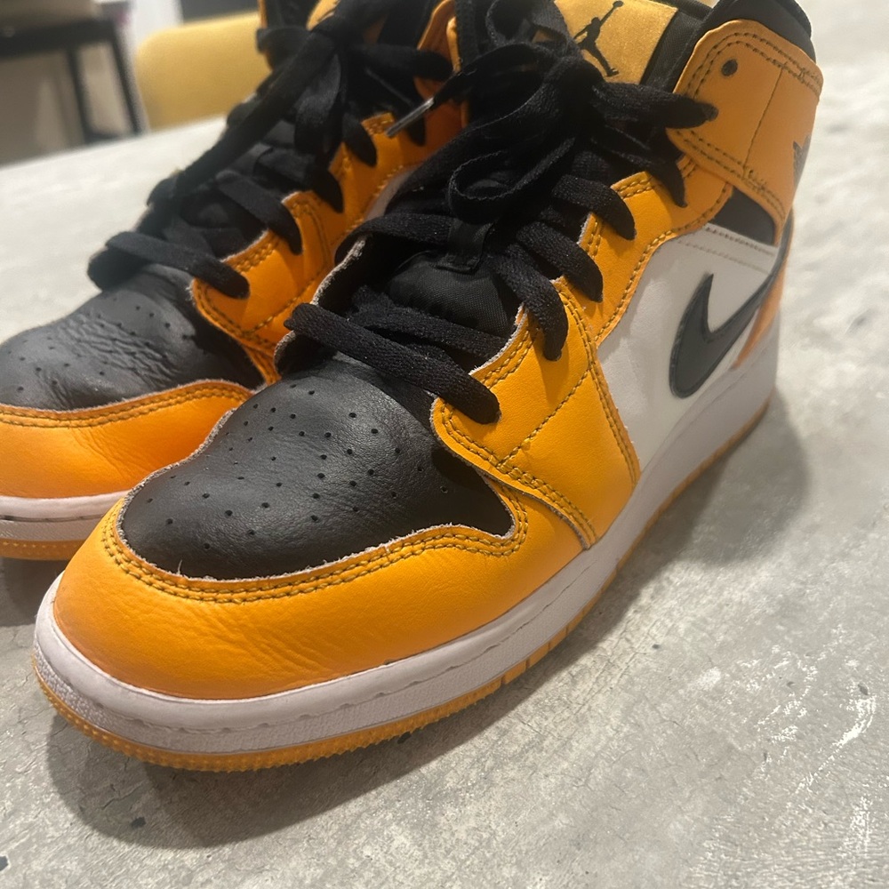 Nike Air Jordan Mid Range Sneakers - Black and Orange 7Y - Picture 8 of 9